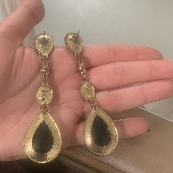 Beautiful pre-loved black dangly earrings! - Picture 2 of 2